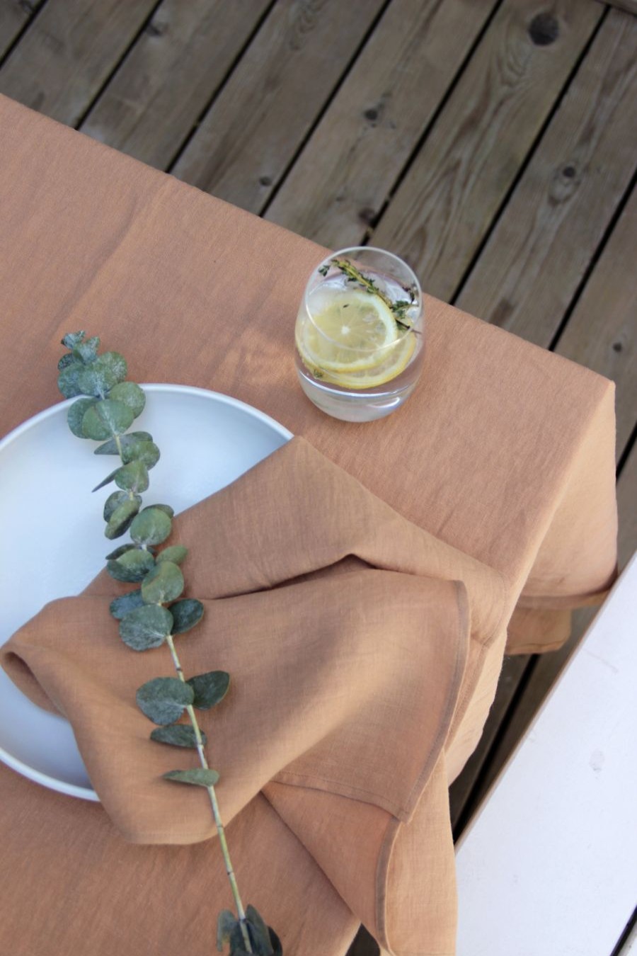 Home | Eve Gravel The Tablecloth